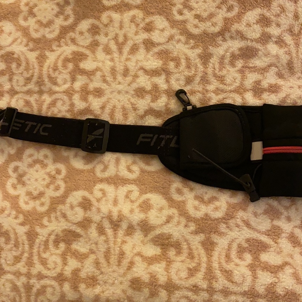 Running Fanny Pack - Picture 3 of 4